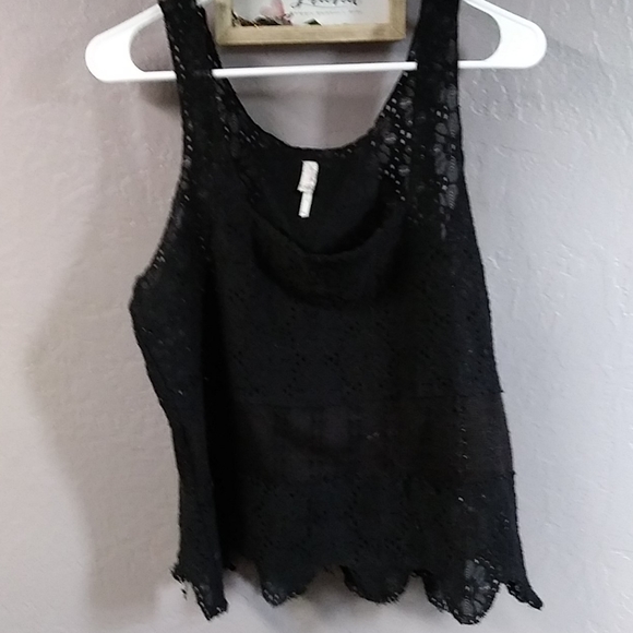 Free People Tops - Free People 🔥 cropped scalloped lacy free tank t